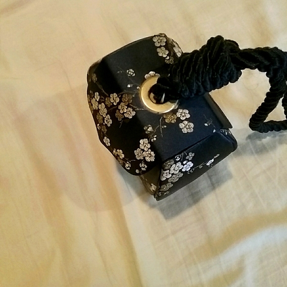 Vintage Chinese-themed evening bag - Picture 2 of 4